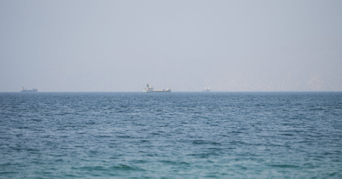 ОАЭ обвинили Иран в ракетной атаке на танкер ADNOC в Ормузском проливе