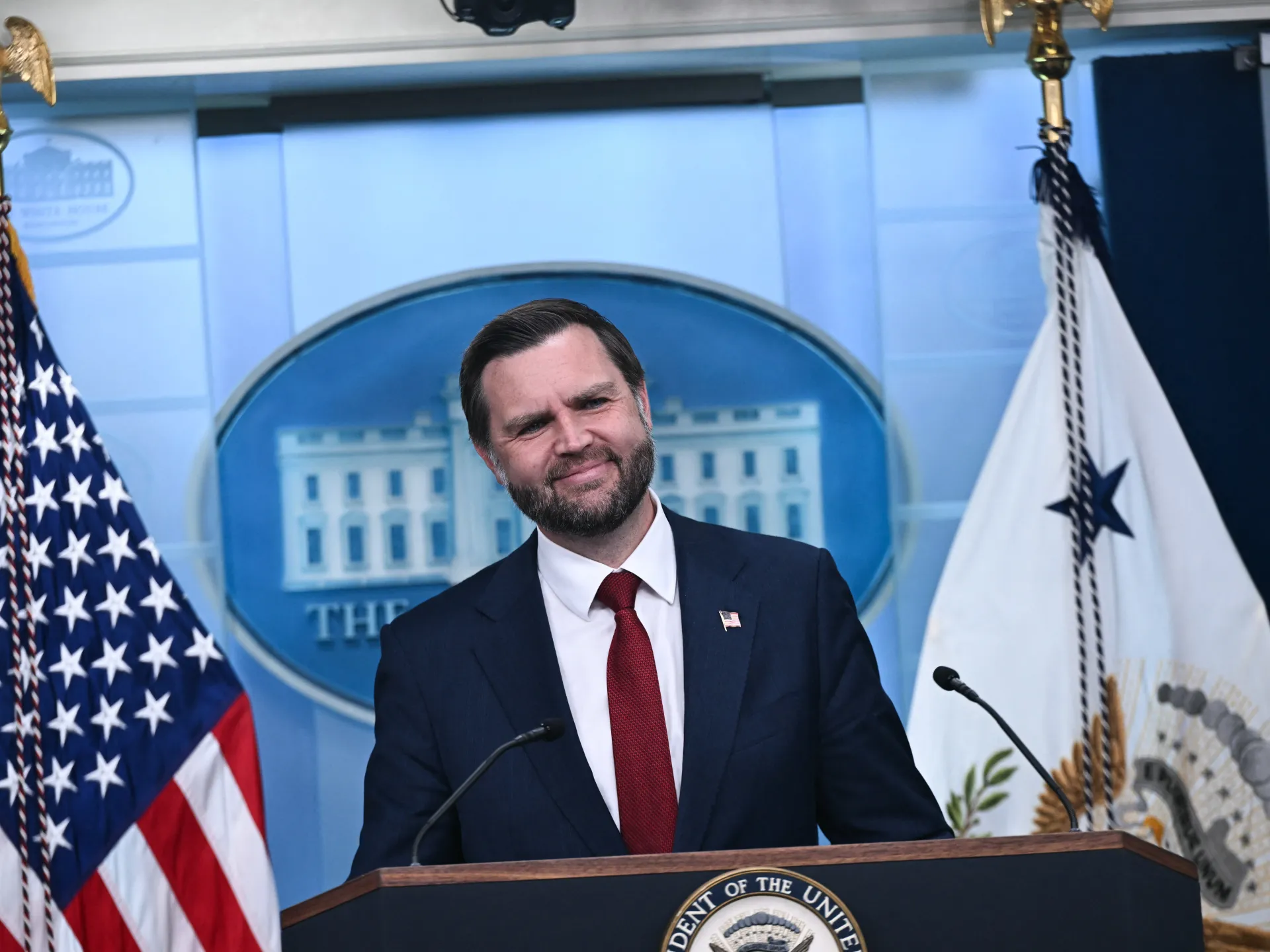 Вице-президент США Вэнс уклонился от сроков урегулирования по Ирану
