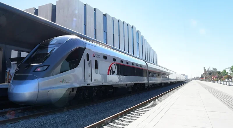 Etihad Rail запустил пассажирские поезда Dubai–Abu Dhabi от 39 дирхамов
