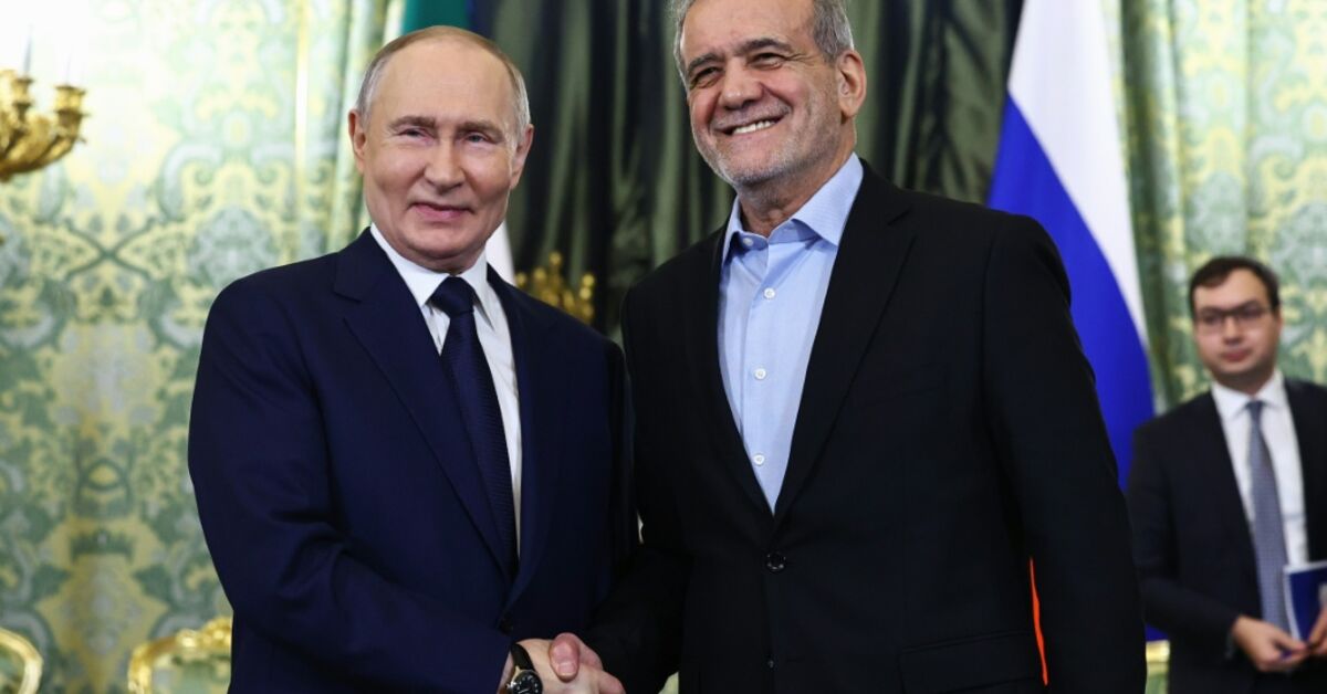 Путин предложил Ирану помощь в урегулировании конфликта на Ближнем Востоке