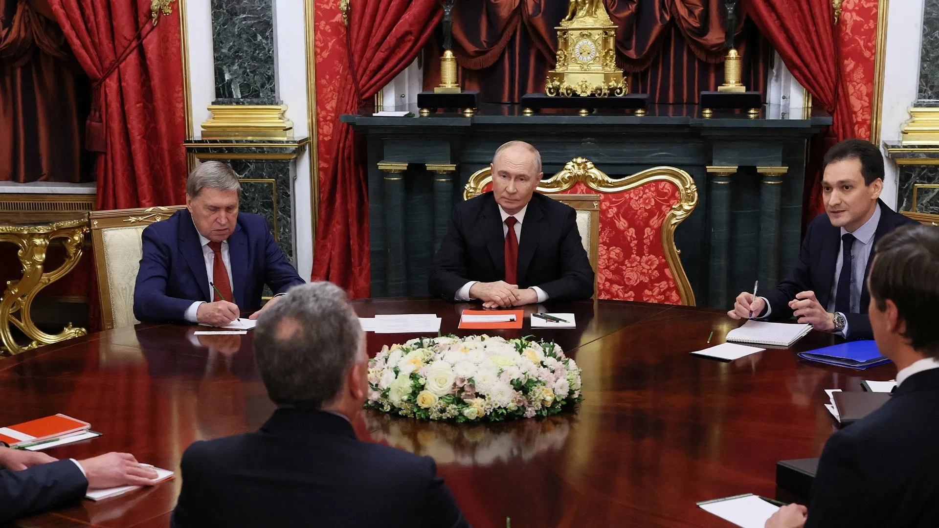Уиткофф и Кушнер провели переговоры с Путиным по Украине в Кремле