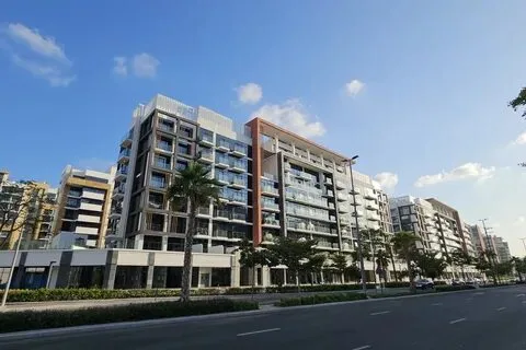 Azizi Riviera 66 2